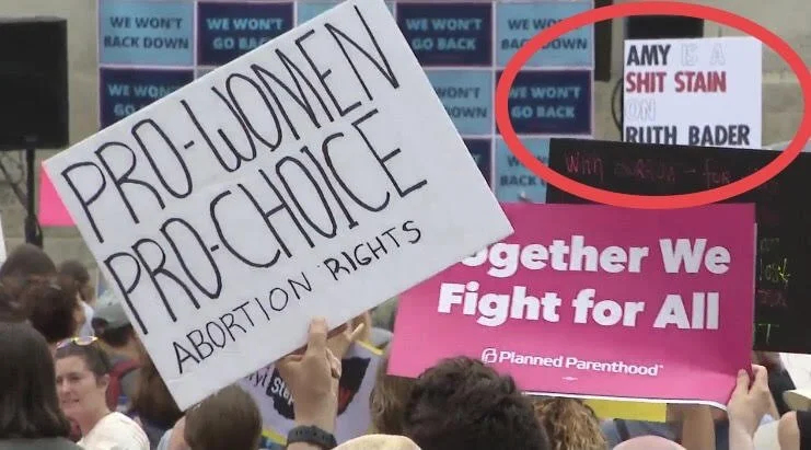 Is Anyone Looking at the Signs in Editing