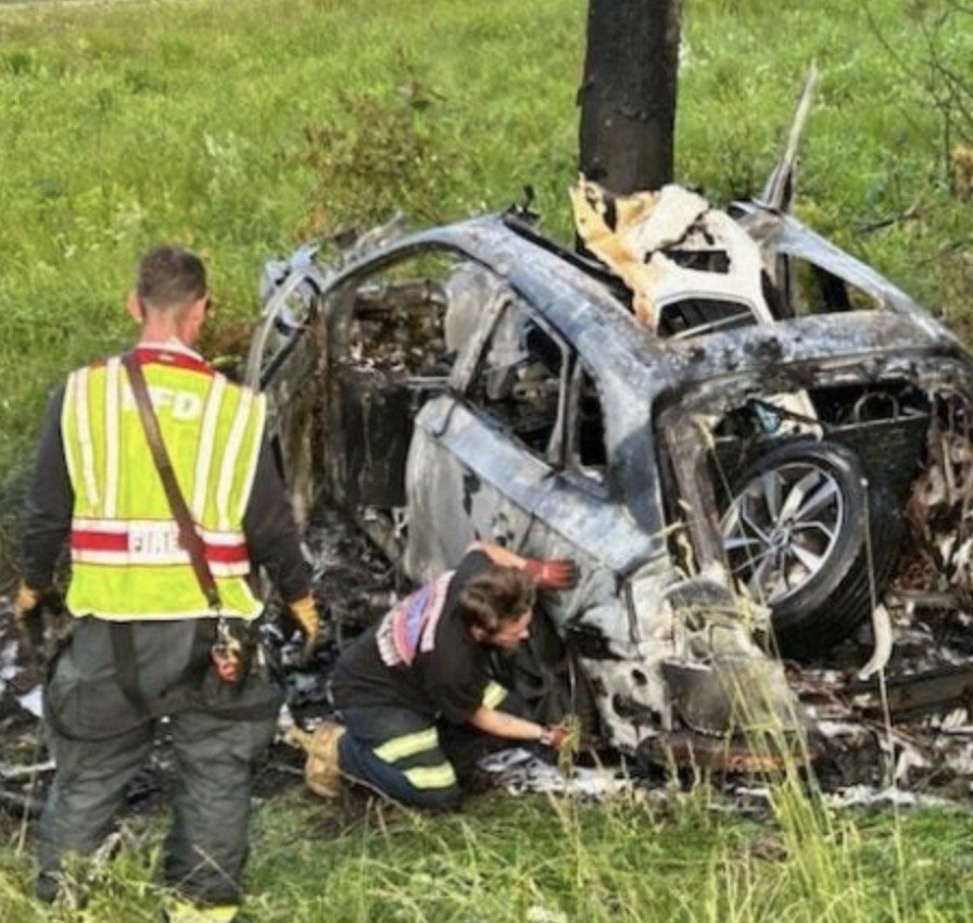 Boston Photog Helps Rescue Crash Victim *