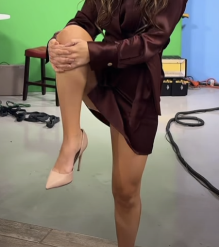Up Skirt