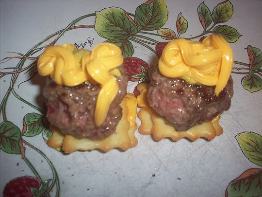 26. miniburgersplated_dec17.jpg
