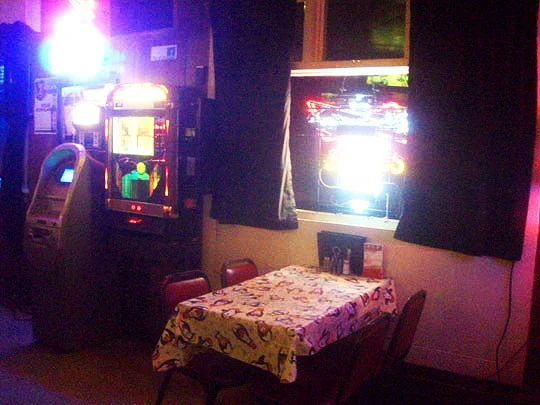 15. rightsideofbar_feb4.jpg