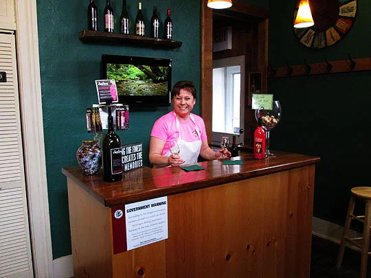 19. winebar-april1614.jpg