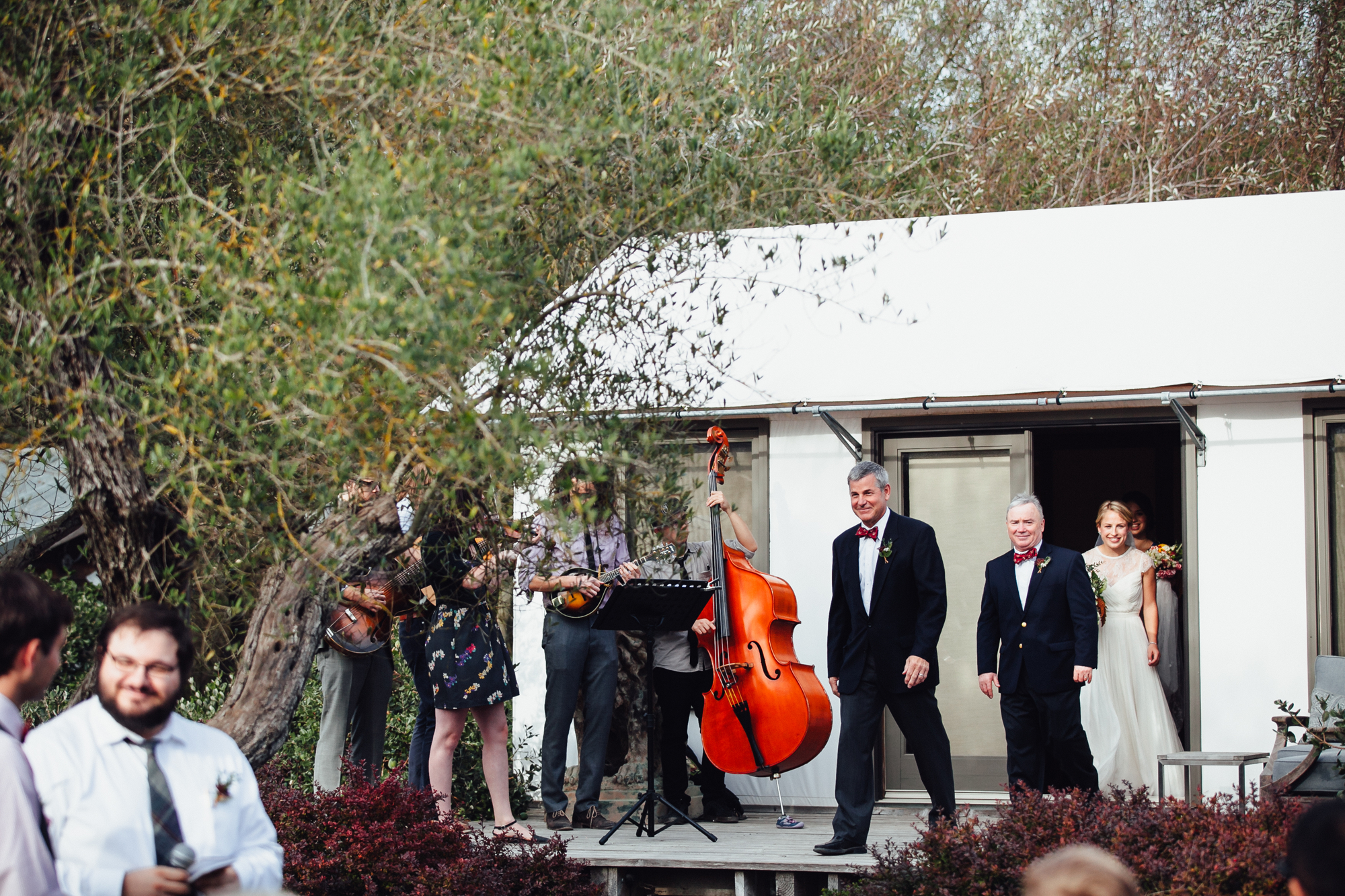  A sweet fall wedding at Bloomfield Farms in Petaluma, California. 