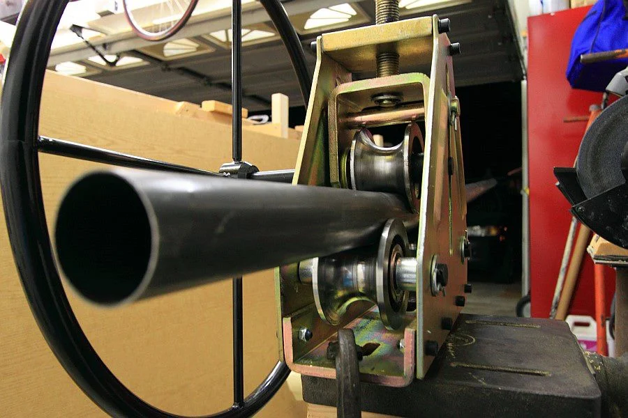 2011-08-23 03 beginning to bend tube.jpg
