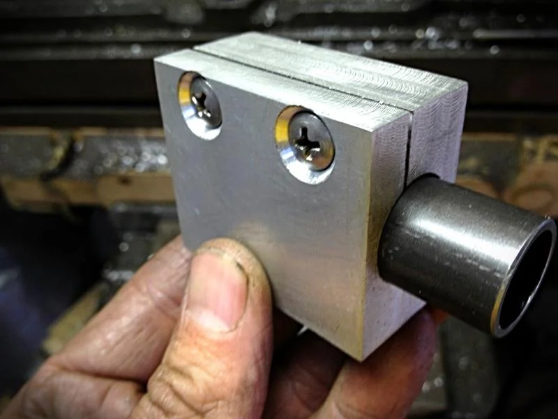 2012-07-11 04 tooling streamliner finished fork stanchion holder.jpg