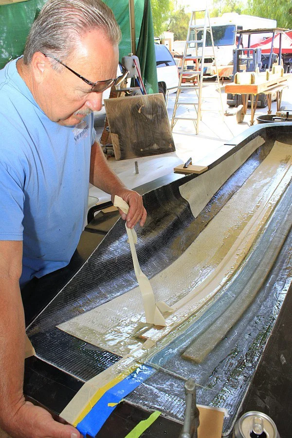 2012-09-04 05 streamliner body glassing in a flange.jpg