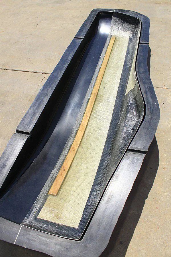 2012-09-04 06 streamliner body upper right half.jpg