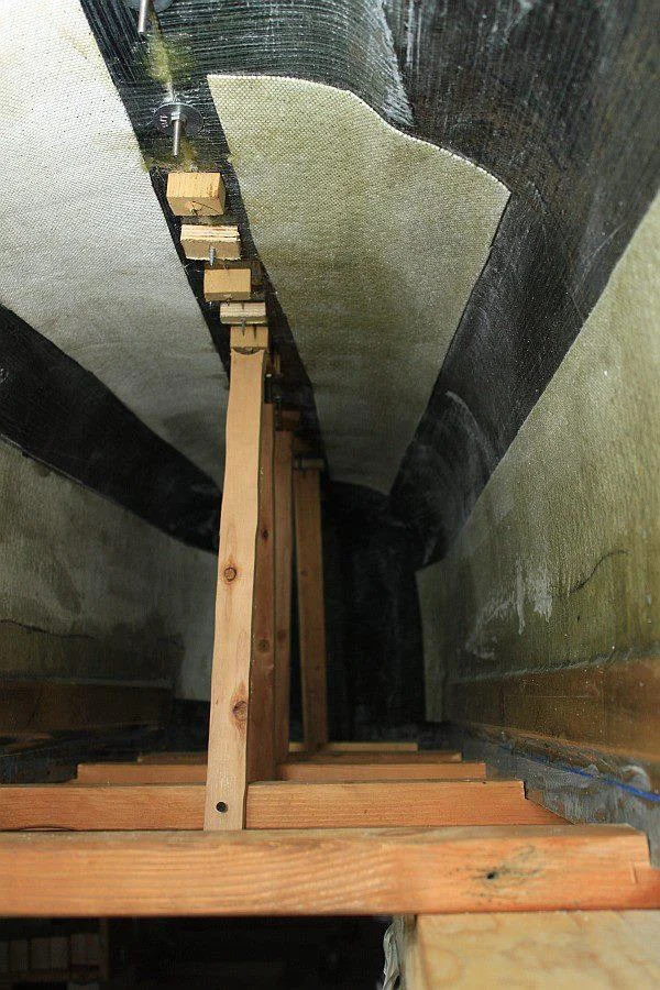 2012-09-05 06 streamliner body joining upper body halves.jpg