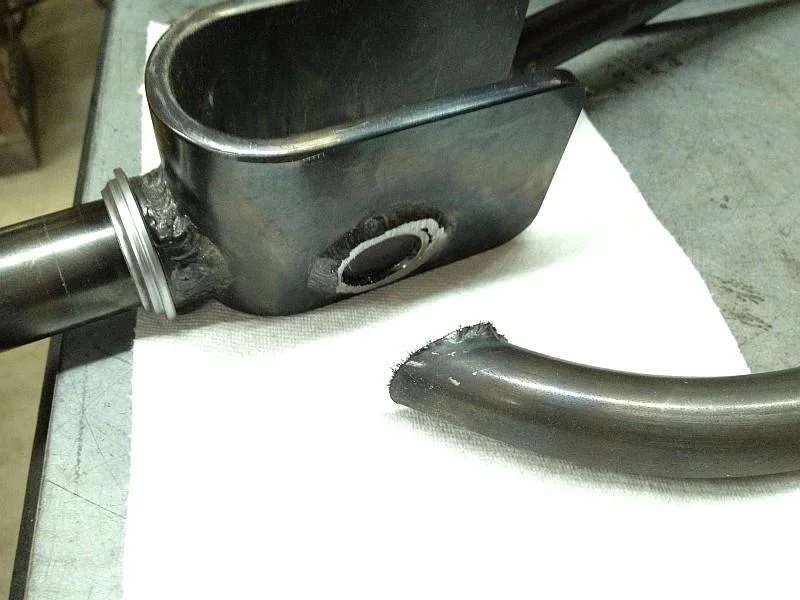 2012-09-05 08 streamliner subframe fork narrow stanchion.jpg