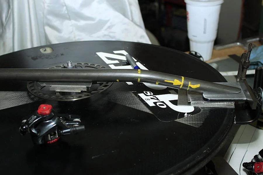 2012-09-06 04 streamliner subframe fork narrow stanchion.jpg