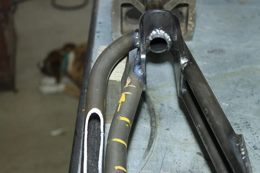 2012-09-06 12 streamliner subframe fork narrow stanchion.jpg