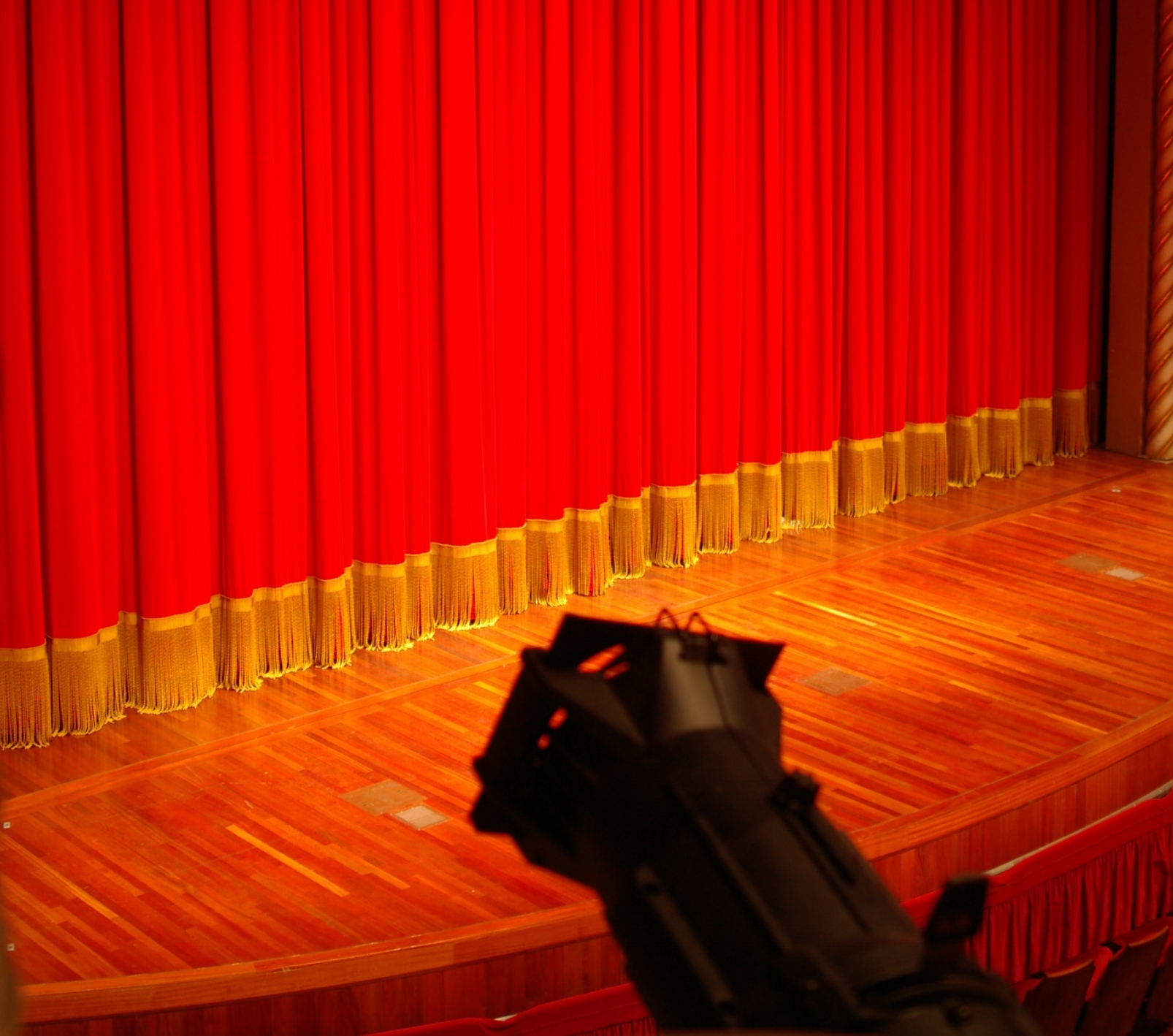Curtains for DTU Show