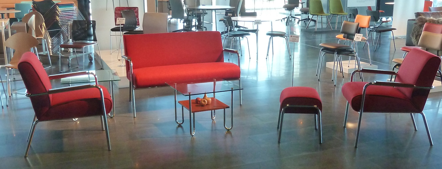 Venta sofa, chairs, ottoman and table