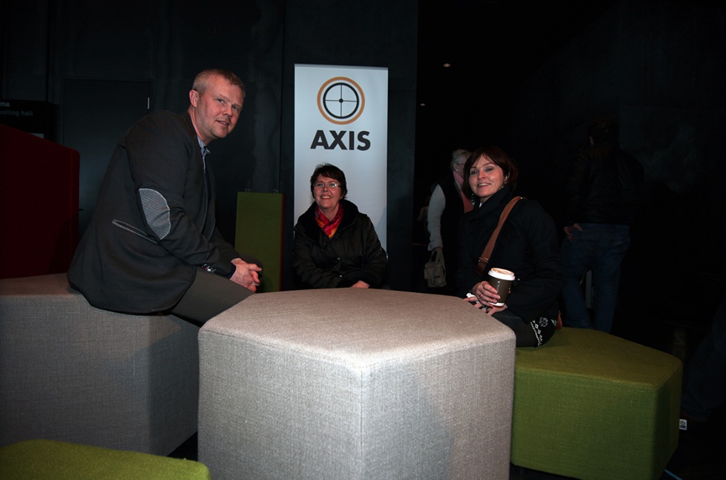 AXIS