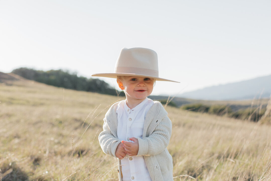 Here's a little dose of sunshine for your day.​​​​​​​​
​​​​​​​​
This adorable little guy decided mommy's hat looked better on him. I mean, it did look beautiful on mom, but how can you compete with that little face?​​​​​​​​
​​​​​​​​
#rosadelgadophoto