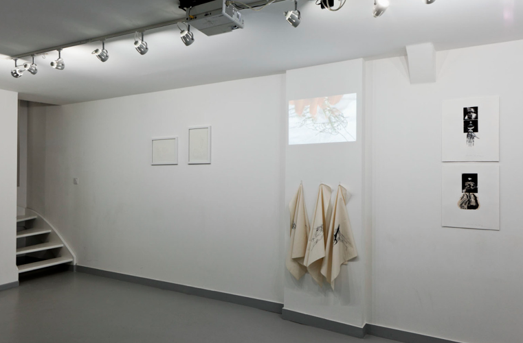 exposition-click-here-to-resume_de-fil-en-aiguille_vue-d-ensemble.png
