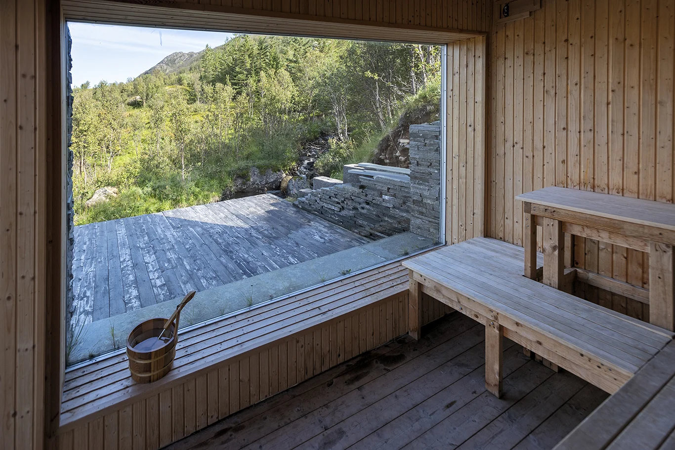 UTSIKT: Sikkert godt å slappe av her etter en lang dag med opplevelser på Seiland.