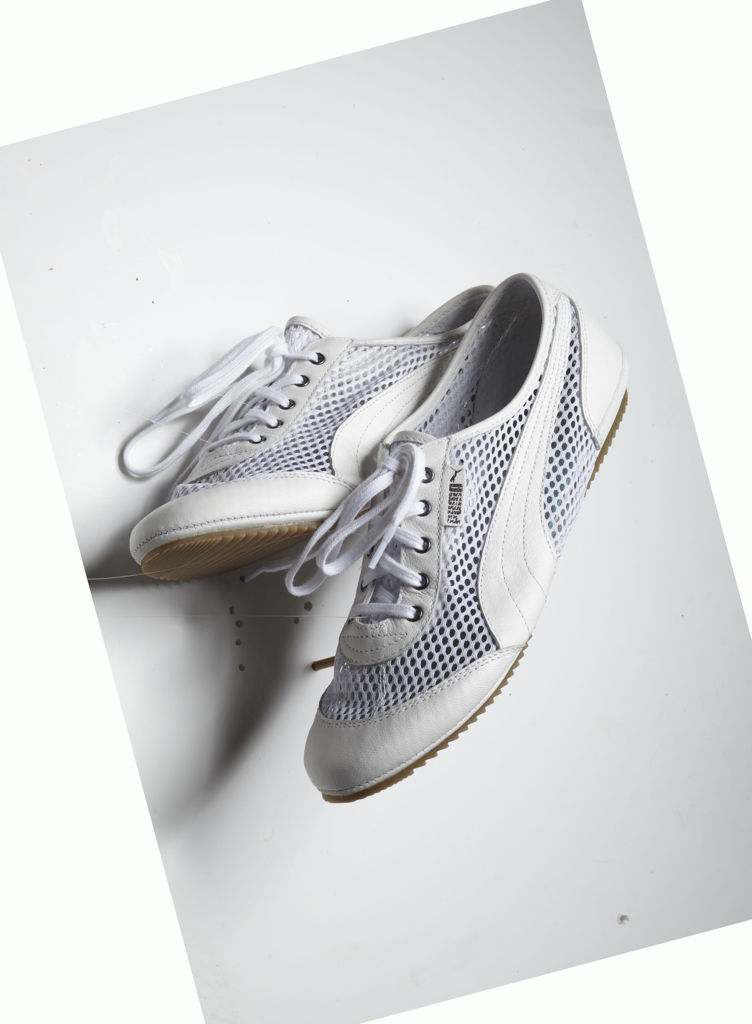 PUM_11_2680_White_shoes.jpg