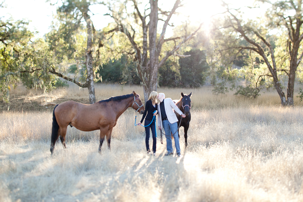 MARIA_VILLANO_HEALDSBURG_ENGAGEMENT_HORSES.jpg