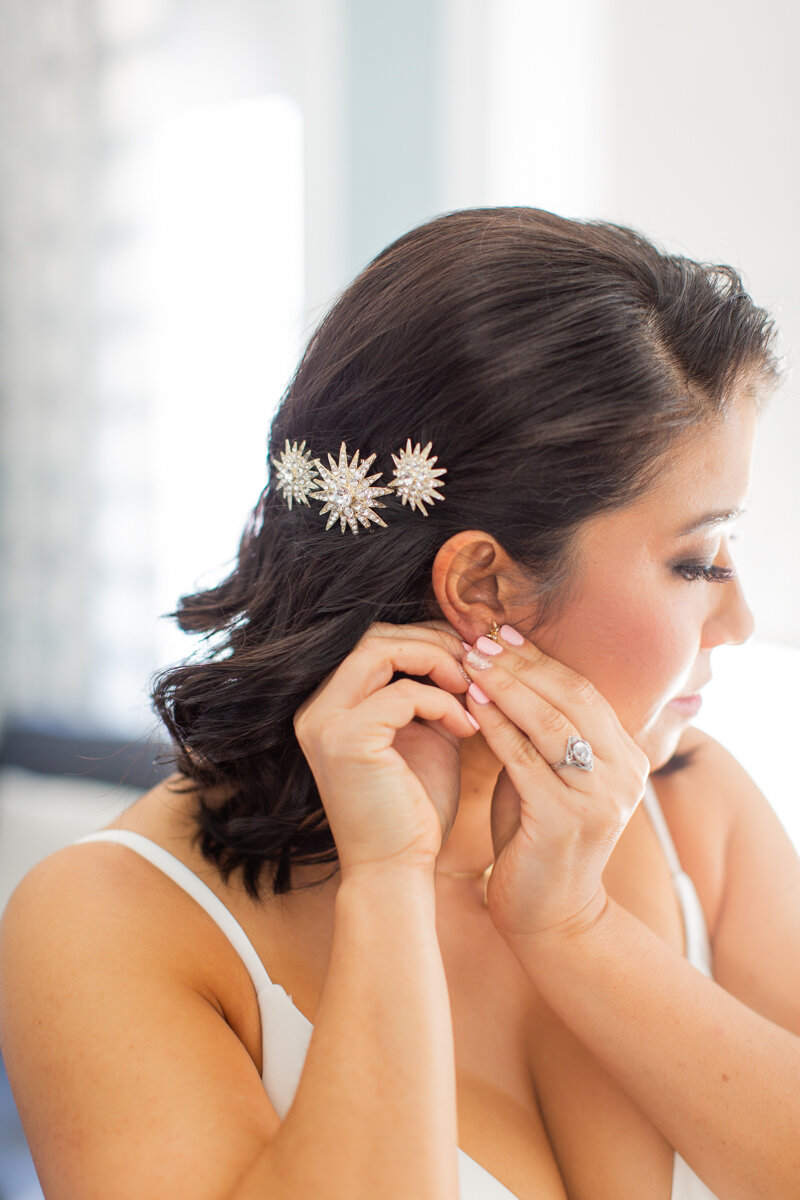 bride getting ready at claremont hotel