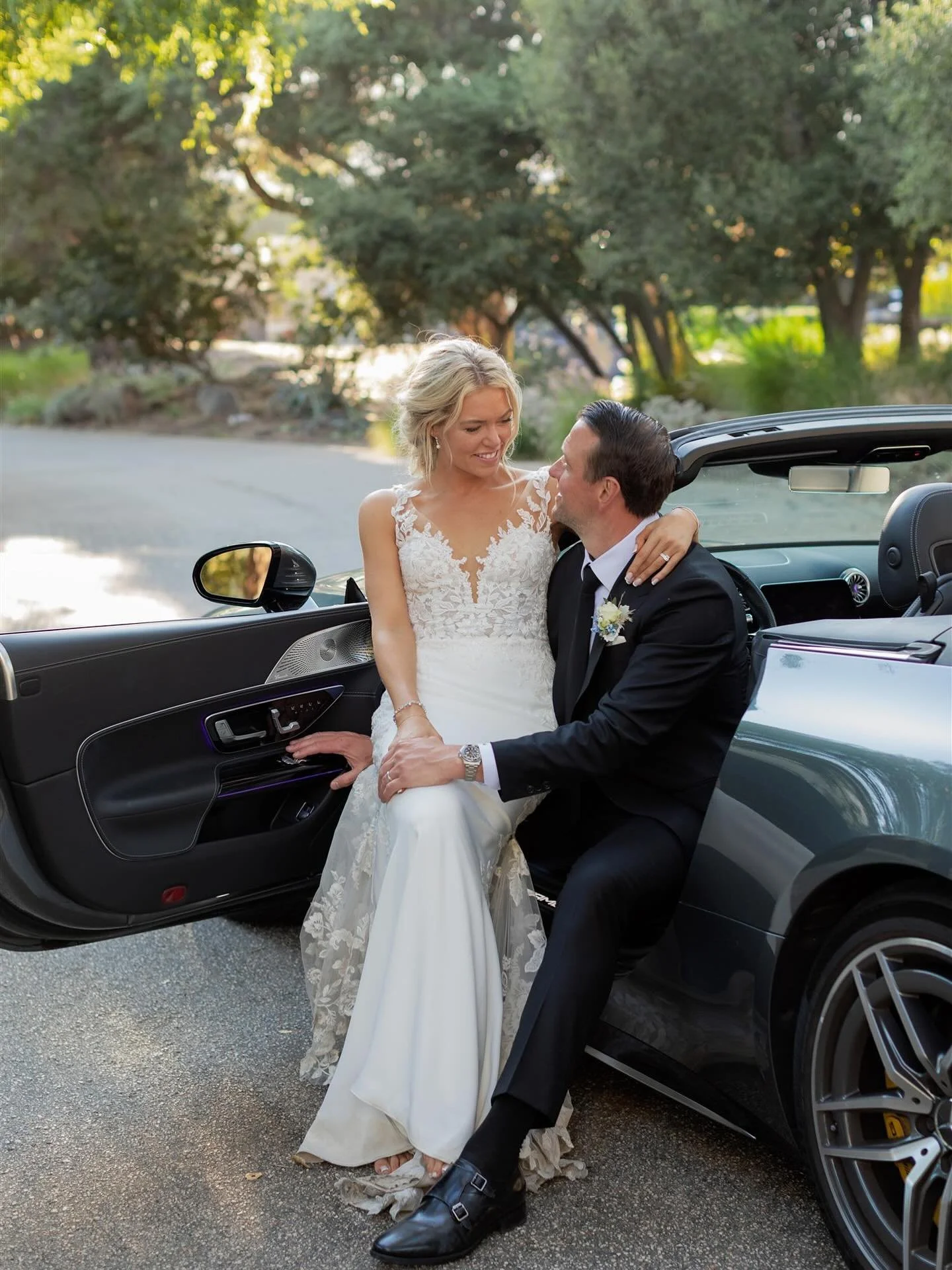 Obviously the rose garden at @bernarduslodge is stunning, but one of my other favorite sunset locations is the driveway lined with olive trees. 

The light just hits, and it reminds me of Sonoma County where my photography business was born. If you&r
