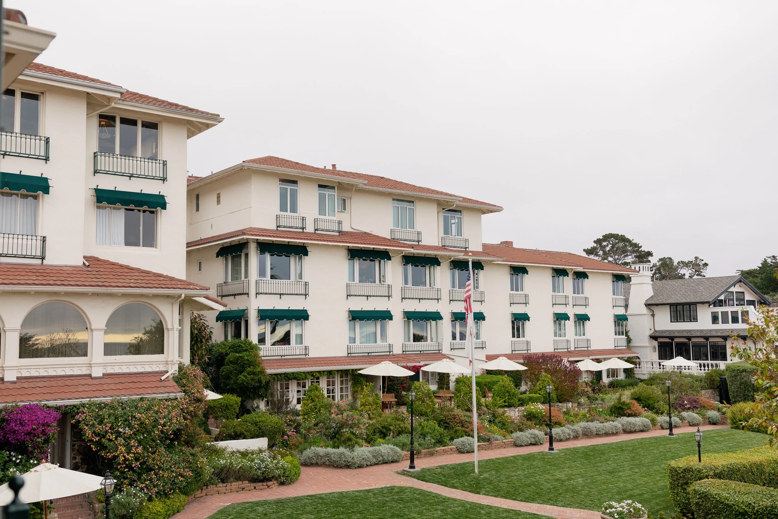 la playa hotel wedding courtyard