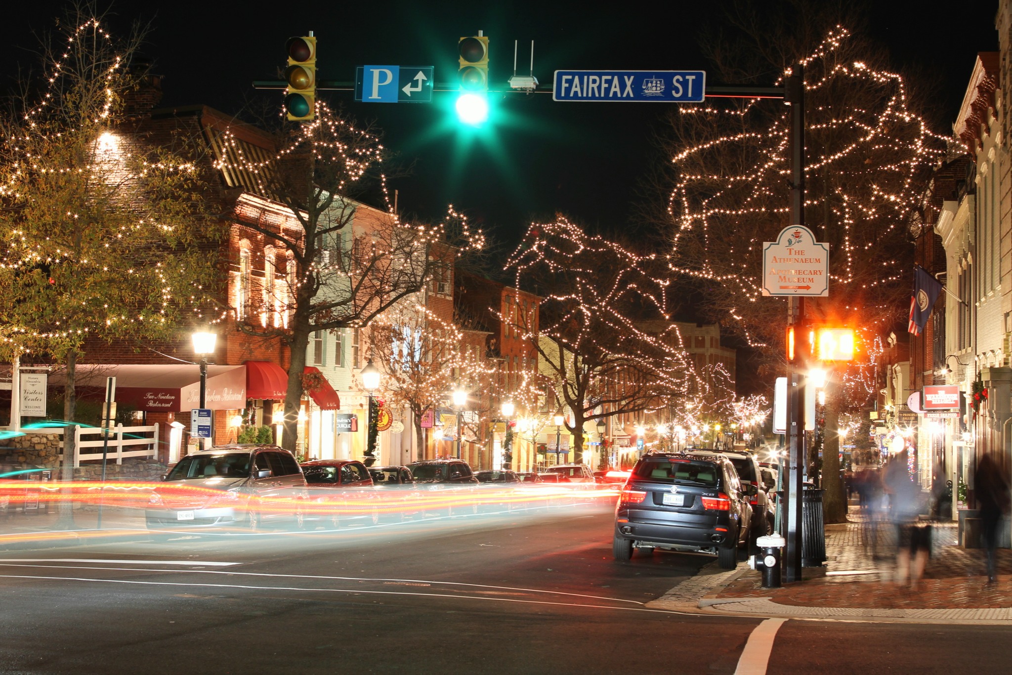 Old Town Wears Christmas Well - Photos by Christmas Light