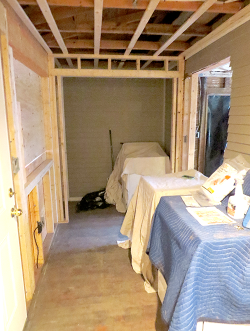  Porch, looking at the laundry closet 