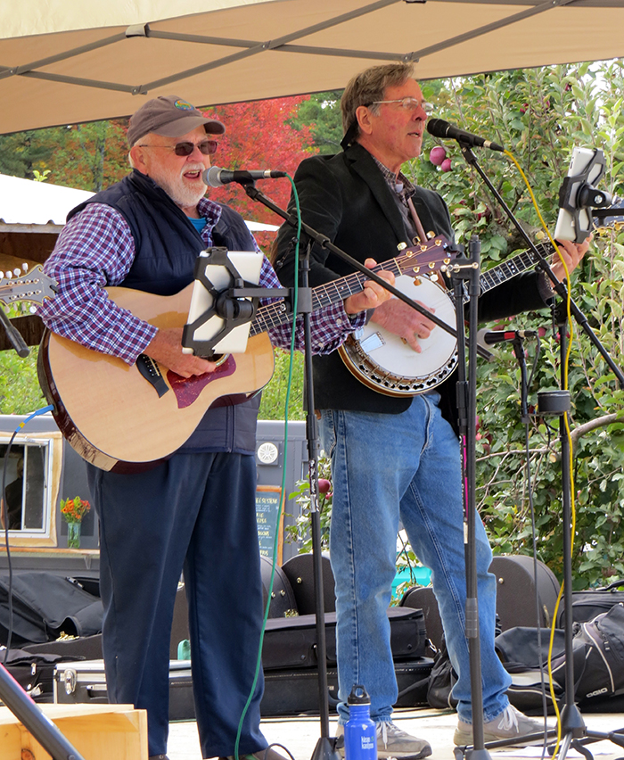  Snake Mountain Bluegrass performing during Ciderfest 