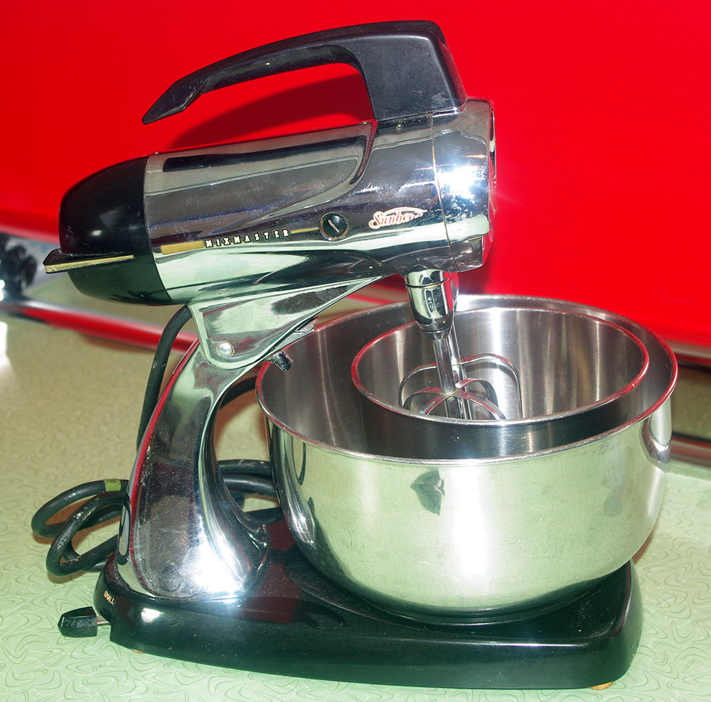 My vintage Sunbeam Mixmaster. I love the design of this thing!