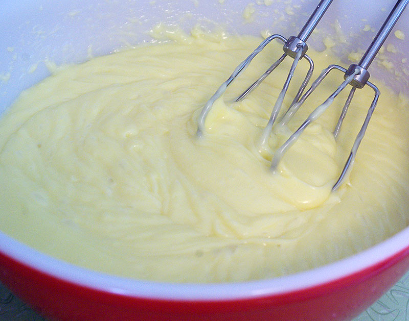 A bowl of freshly mixed pastry cream