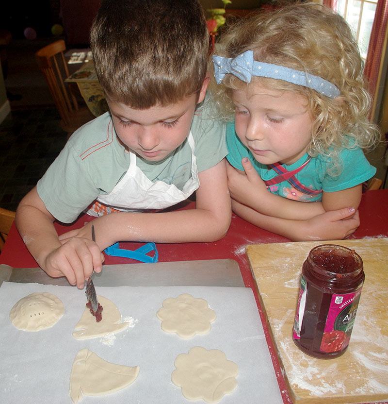 Adding jam filling