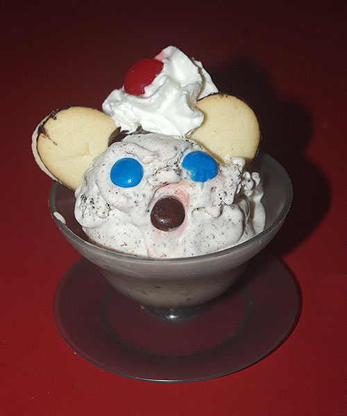 One of the final Kookie Kat Sundaes