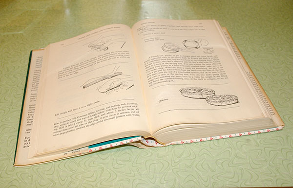Two of the many pages of instructions for making a quiche shell.