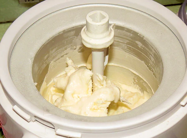 The ice cream just before the peach bits were added.