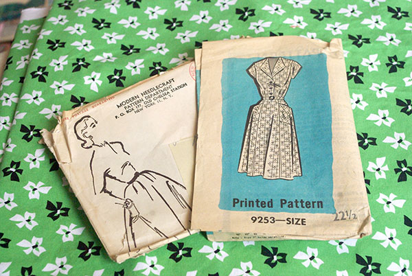 Vintage dress pattern 9253, by Modern Needlecraft.