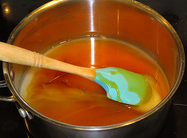 Sugar, syrup, water and salt cooking