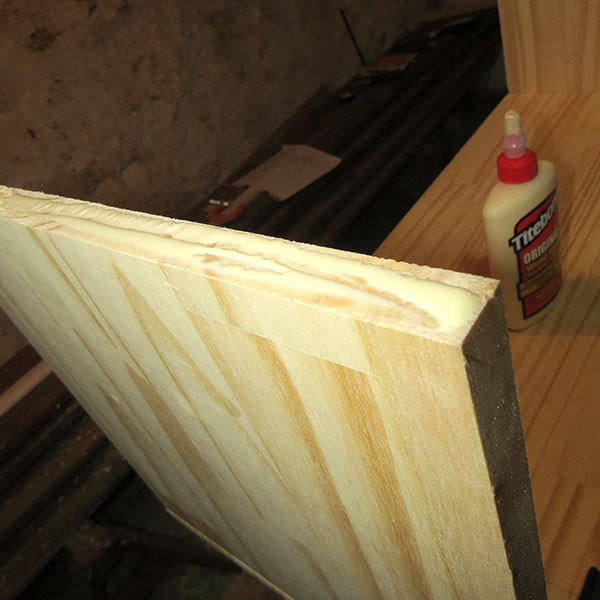 Glue on one of the uprights