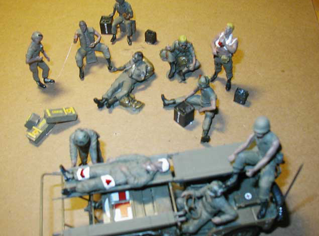 Vietnam-Diorama.-Soldiers-chillin1.jpg