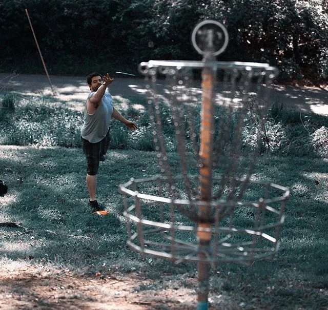 Playing Disc Golf
#discgolf #SummerFlingsDiscGolf