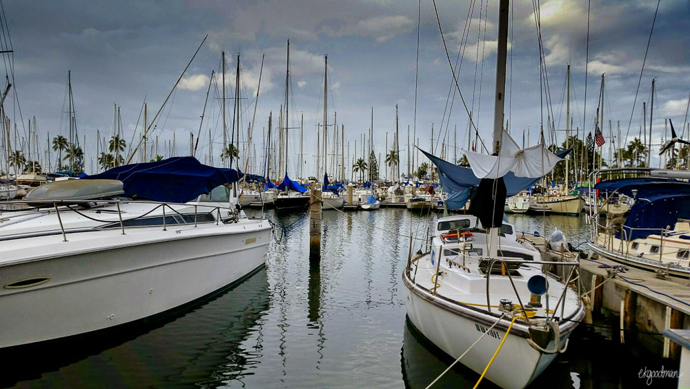 I love sailboats. No really, it's weird just how much I love sailboats. Someone want to buy me a sailboat? I'll travel all around the world and I promise to post pictures...