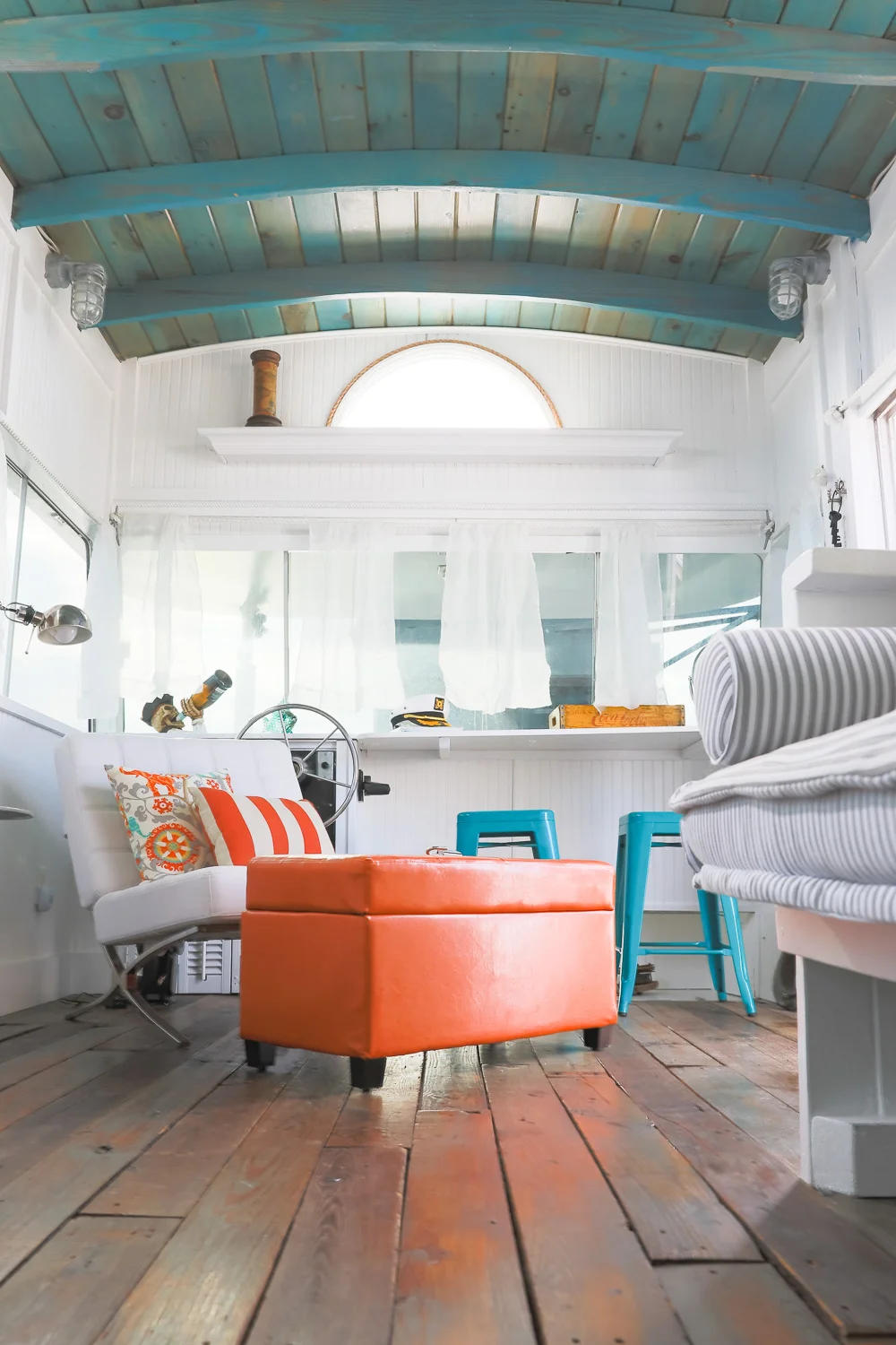 tiny_houseboat_charleston-1.jpg