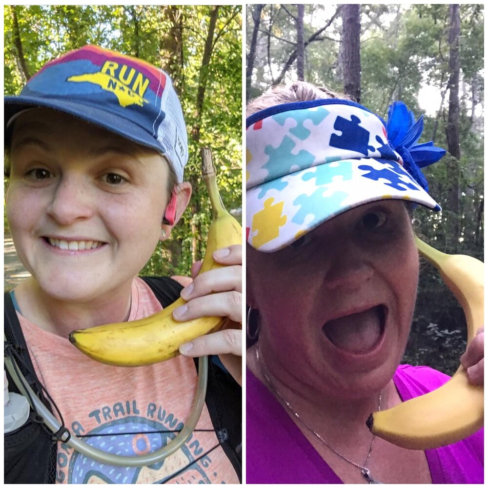  Turns out I’m not the only one who likes to play with her food during an ultra.  ring ring ring ring ring ring  BANANA PHONE! “Hi Laurie!” “Hey Liz! How many gels have you eaten so far?” 😂 