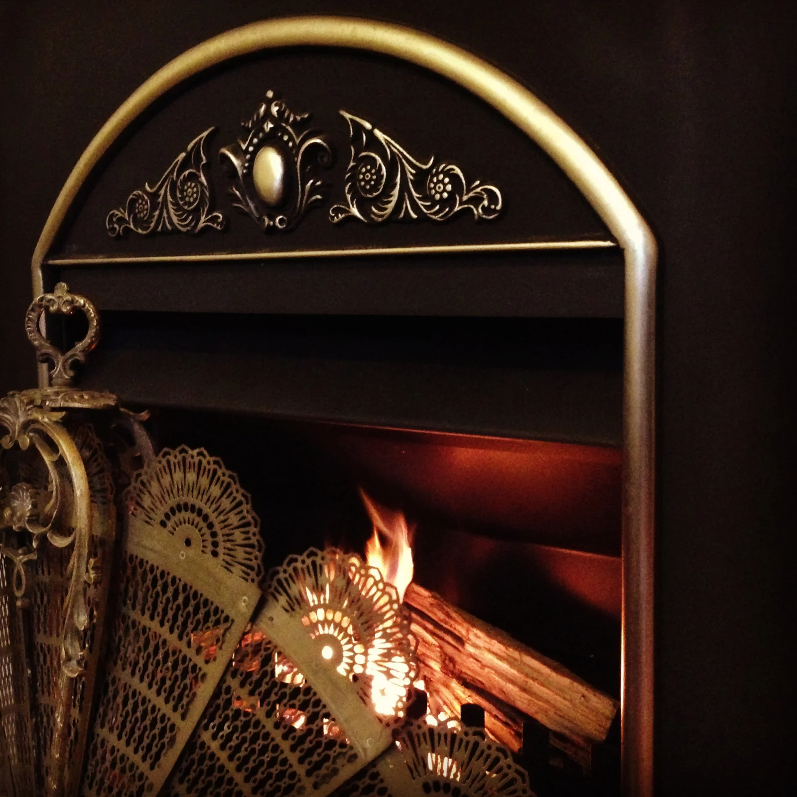 fireplace2.jpg