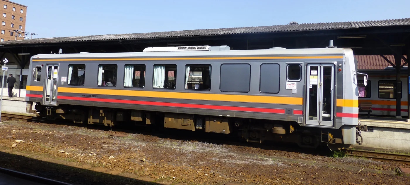 Train-Tsuyama-Shinji_1.jpg