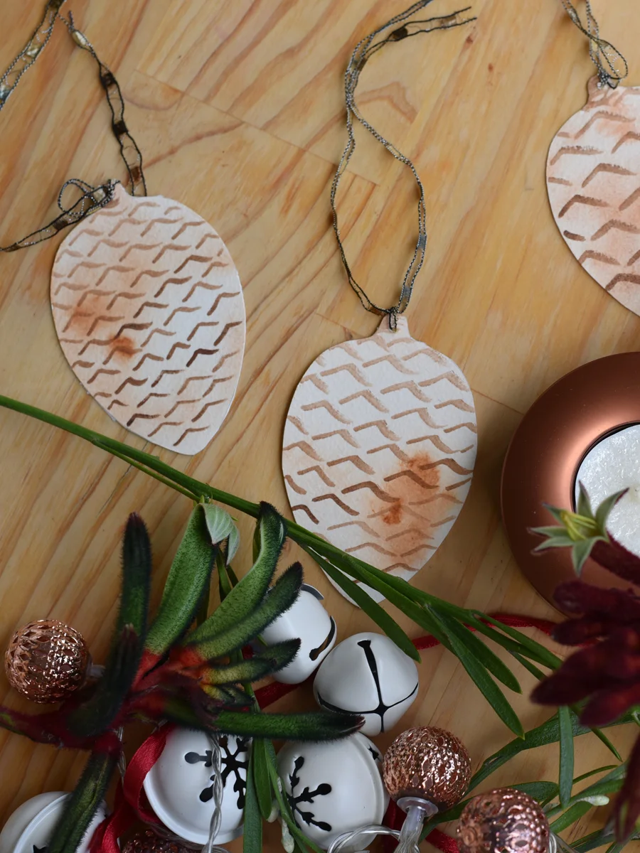 Christmas-Bauble-pinecone14-web.jpg