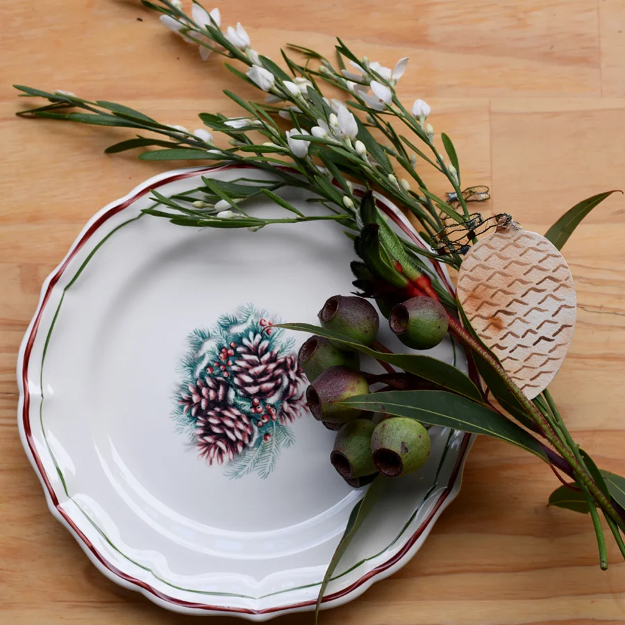 Christmas-Bauble-pinecone10-web.jpg