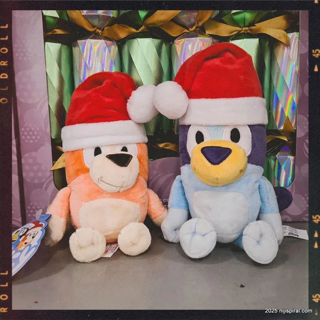 Weekly Photo: Christmas Bluey and Bingo
