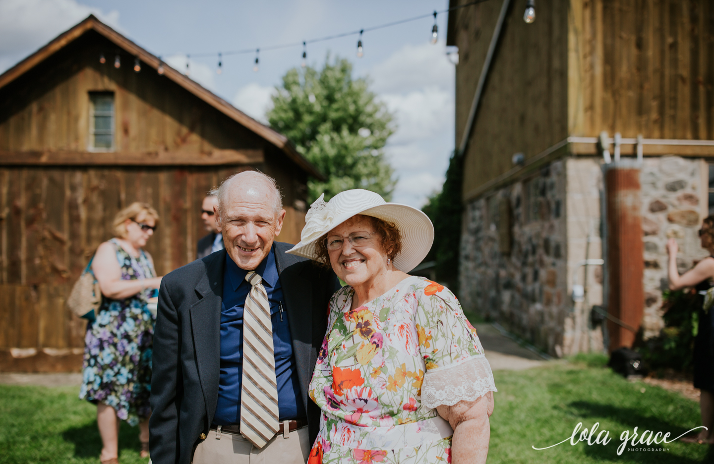 summer-wedding-at-misty-farms-ann-arbor-76.jpg