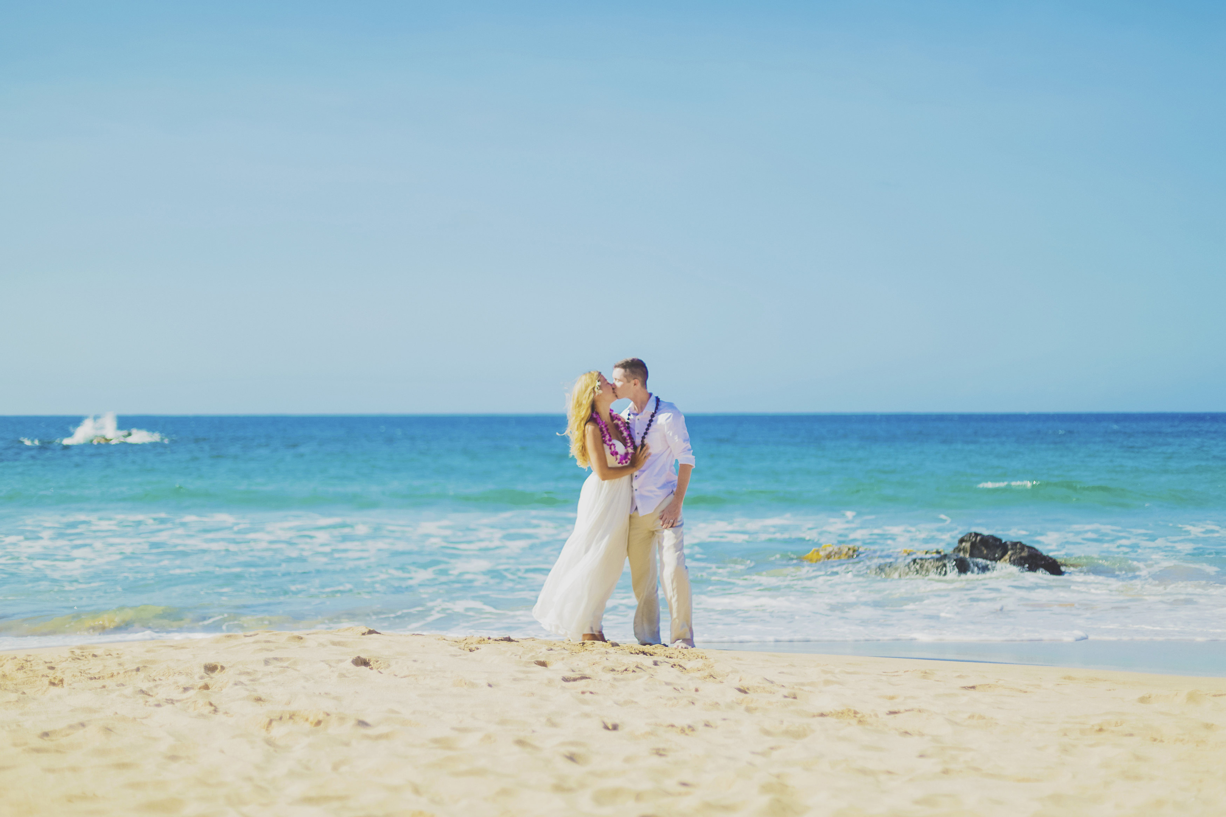 angie-diaz-photography-maui-honeymoon-hawaii-elopement-6.jpg